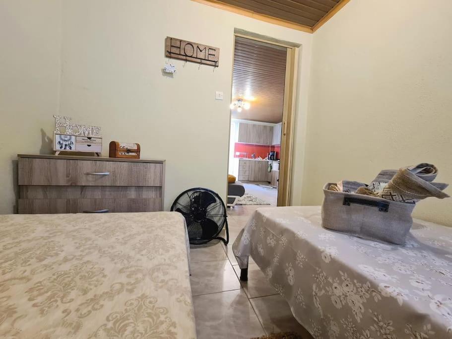Mom'S Seaside Home Kariani Екстер'єр фото