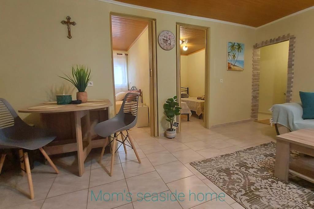 Mom'S Seaside Home Kariani Екстер'єр фото