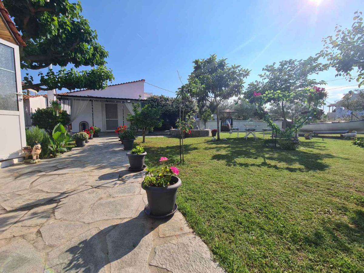 Mom'S Seaside Home Kariani Екстер'єр фото